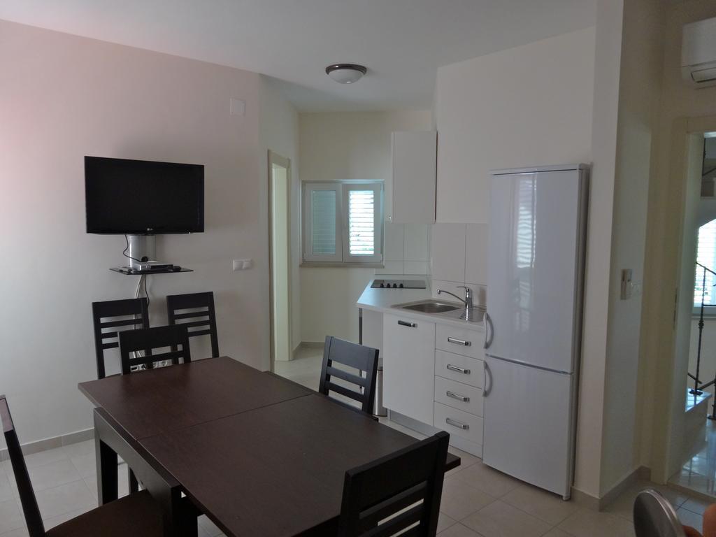 Apartments Meridiana 1 Оребич Экстерьер фото