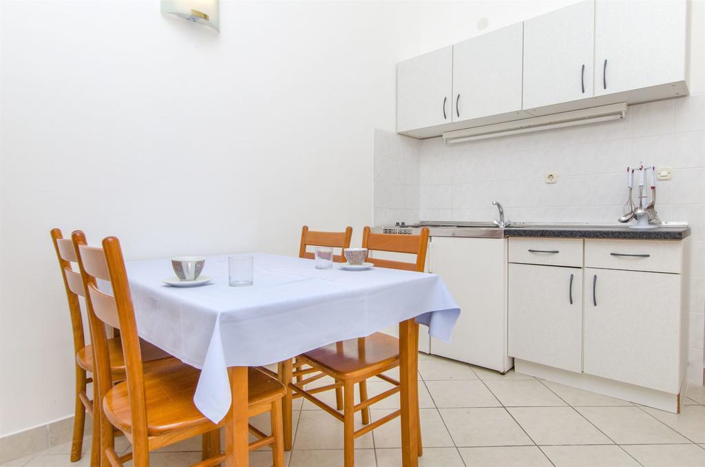 Apartments Meridiana 1 Оребич Экстерьер фото